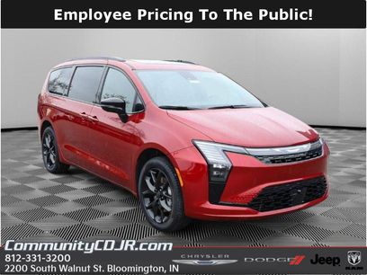 New 2027 Chrysler Pacifica Limited w/ S Appearance Package