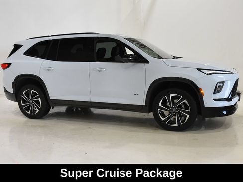 Used 2026 Buick Enclave Sport Touring w/ Super Cruise Package AWD/4WD image 3