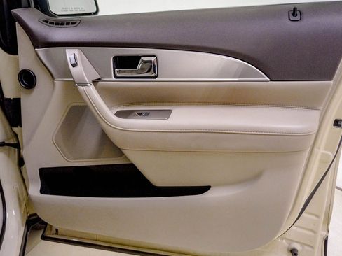 Used 2015 Lincoln MKX FWD w/ Equipment Group 101A image 31