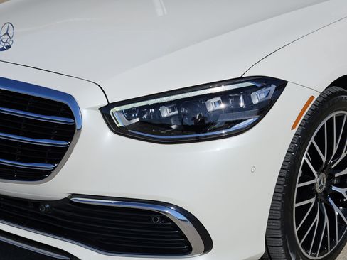 Certified 2022 Mercedes-Benz S 500 4MATIC image 9