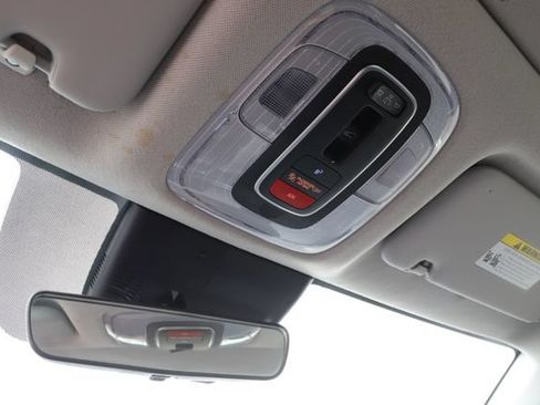 Used 2025 Hyundai Elantra SEL FWD image 35