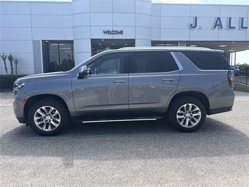 Used 2021 Chevrolet Tahoe Premier RWD image 2