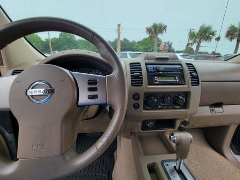 Used 2007 Nissan Frontier SE w/ SE Value Truck Pkg AWD/4WD image 28