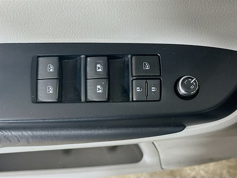 Used 2018 Toyota Highlander XLE FWD image 15