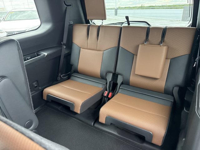 Certified 2024 Lexus GX 550 w/ Cold Area Package AWD/4WD image 24