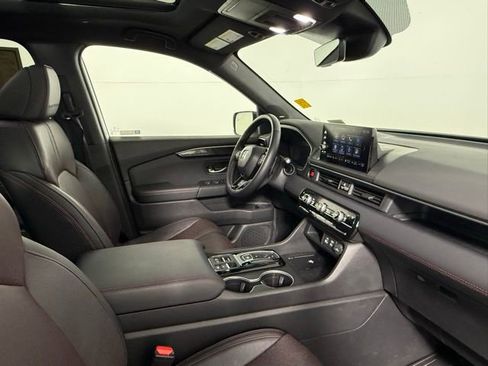 Used 2025 Honda Pilot Black Edition image 46