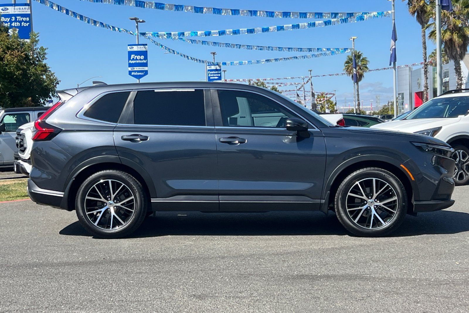 Used 2024 Honda CR-V EX-L image 3