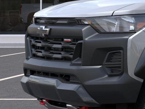 New 2026 Chevrolet Colorado Trail Boss w/ Midnight Edition AWD/4WD image 14