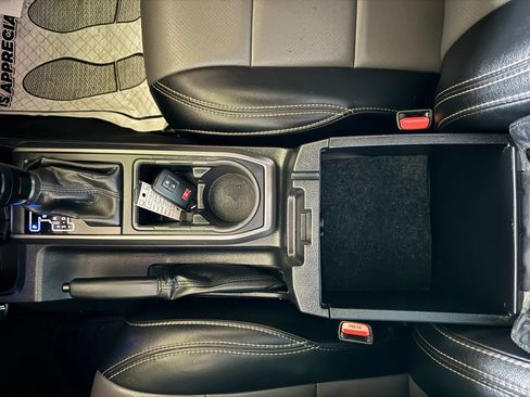 Used 2017 Toyota Tacoma TRD Off-Road w/ Tow Package (A/T) image 15