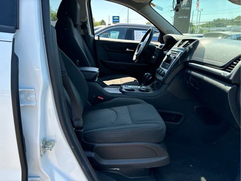 Used 2016 GMC Acadia SLE FWD image 17