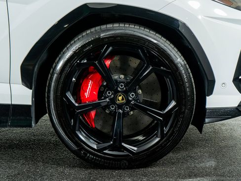 Used 2020 Lamborghini Urus image 6