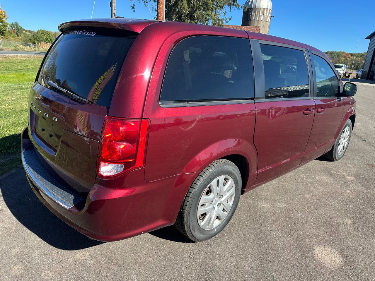 Used 2018 Dodge Grand Caravan SE w/ UConnect Hands-Free Group FWD image 5