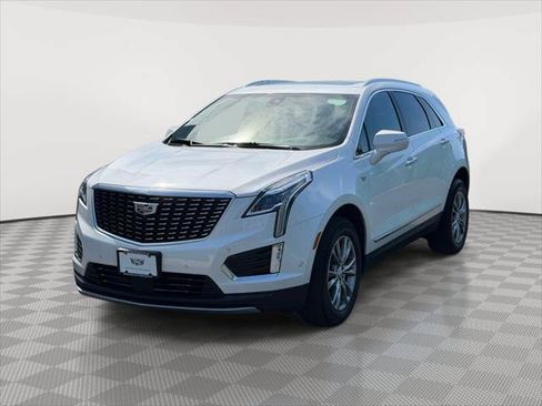 Used 2022 Cadillac XT5 Premium Luxury w/ Technology Package AWD/4WD image 3