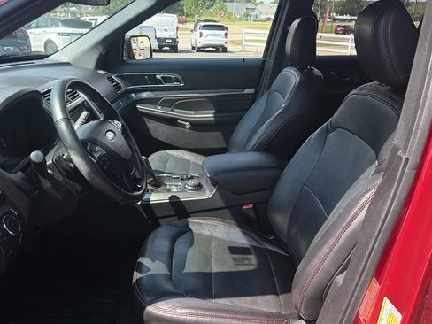 Used 2018 Ford Explorer Sport w/ Equipment Group 401A AWD/4WD image 9