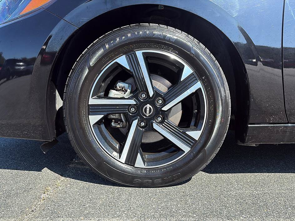 Certified 2025 Nissan Sentra SV FWD image 9