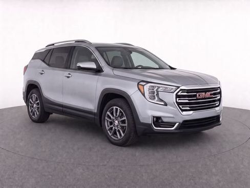 Used 2024 GMC Terrain SLT w/ Infotainment Package II FWD image 8