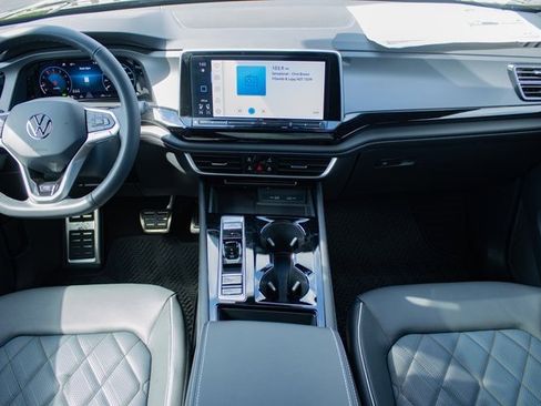 Used 2024 Volkswagen Atlas Cross Sport SEL Premium R-Line image 37