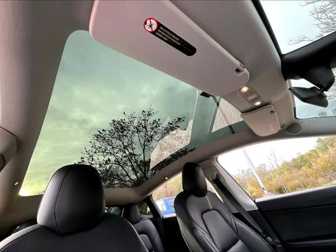 Used 2020 Tesla Model Y Long Range image 13