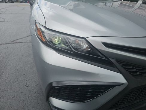 Used 2021 Toyota Camry SE FWD image 7