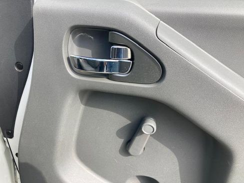 Used 2019 Nissan Frontier S image 38