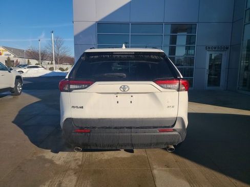 Used 2020 Toyota RAV4 XLE image 6