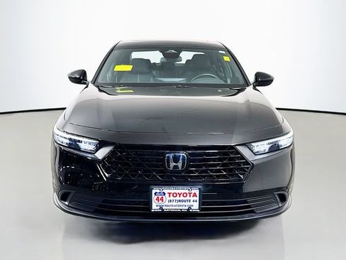 Used 2024 Honda Accord Sport image 11