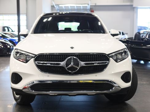 Used 2023 Mercedes-Benz GLC 300 4MATIC image 2