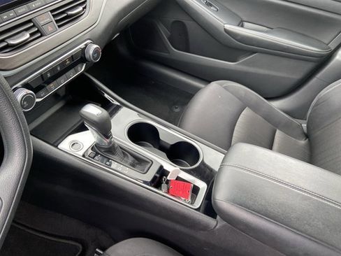 Used 2024 Nissan Altima 2.5 SV image 23