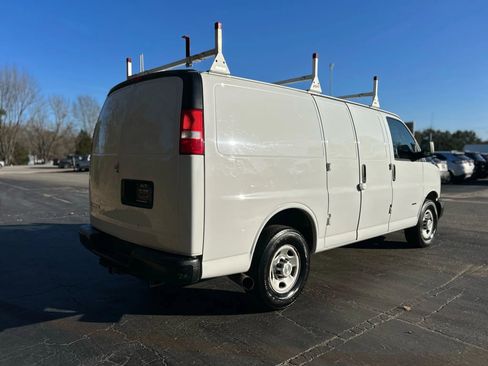 Used 2017 Chevrolet Express 2500 image 9
