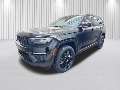 New 2025 Jeep Grand Cherokee Limited w/ Black Appearance Package image 10