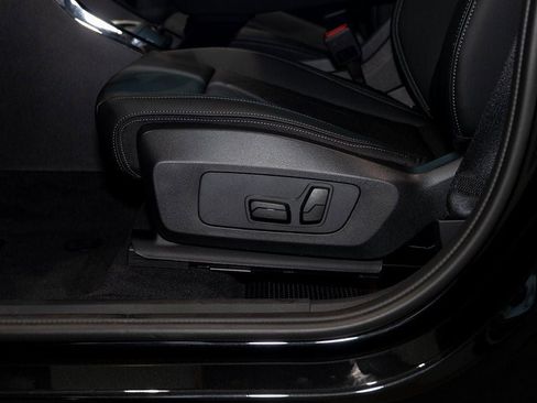 Used 2025 BMW X1 xDrive28i w/ Technology Package AWD/4WD image 16