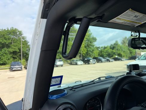 Used 2015 Jeep Wrangler Unlimited Sport w/ Quick Order Package 24S AWD/4WD image 29