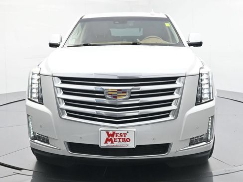 Used 2016 Cadillac Escalade Platinum AWD/4WD image 29