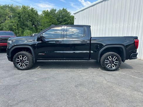 Used 2024 GMC Sierra 1500 AT4 w/ AT4 Premium Package AWD/4WD image 9