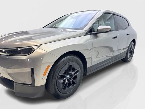 Used 2024 BMW iX xDrive50 w/ Premium Package AWD/4WD image 11