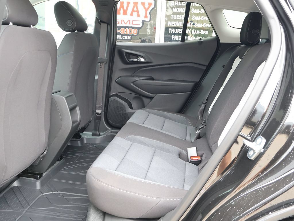 New 2026 Chevrolet Trax LS w/ LS Convenience Package FWD image 23