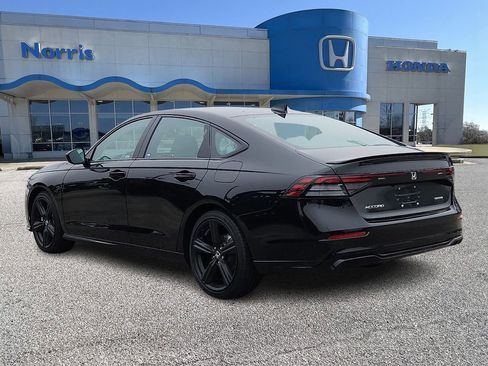 Used 2025 Honda Accord Sport image 3