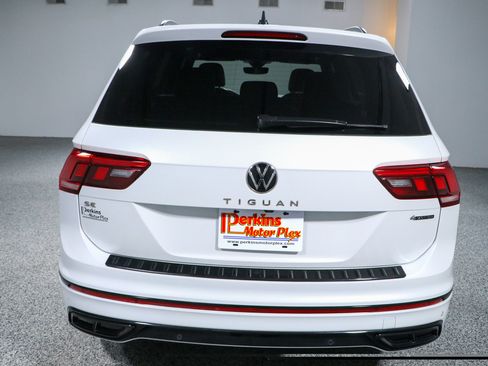 Used 2022 Volkswagen Tiguan SE R-Line AWD/4WD image 8