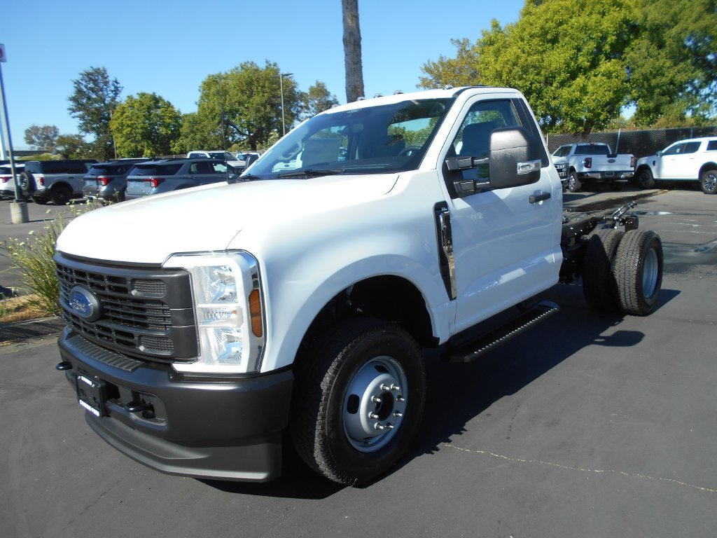 New 2026 Ford F350 XL AWD/4WD image 1