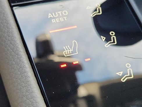 New 2026 Porsche Macan image 18