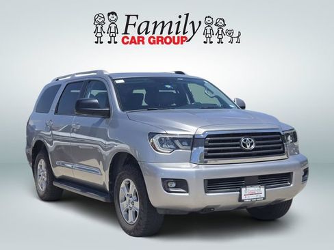 Used 2019 Toyota Sequoia SR5 w/ Premium Package RWD image 2