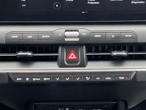 Used 2025 Kia K4 LXS image 31