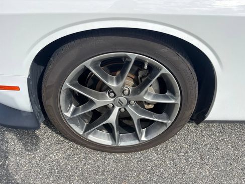 Used 2022 Dodge Challenger GT RWD image 11