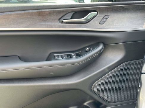 New 2025 Jeep Grand Cherokee L Limited w/ Luxury Tech Group II image 26