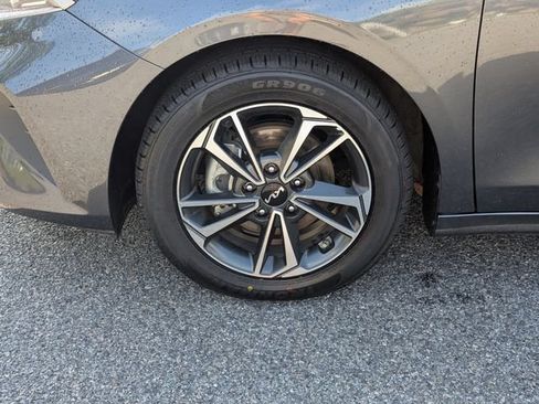 Used 2024 Kia Forte LXS FWD image 13