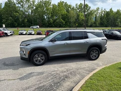 New 2026 Chevrolet Traverse LT w/ Driver Confidence Package AWD/4WD image 28