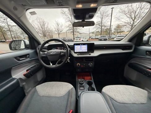 Certified 2022 Ford Maverick XLT w/ XLT Luxury Package image 7