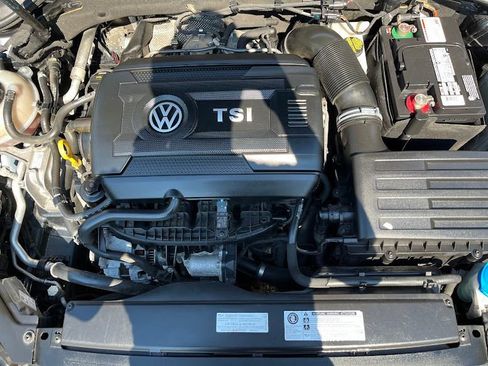 Used 2019 Volkswagen GTI SE FWD image 30