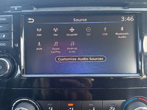 Used 2018 Nissan Rogue S FWD image 37