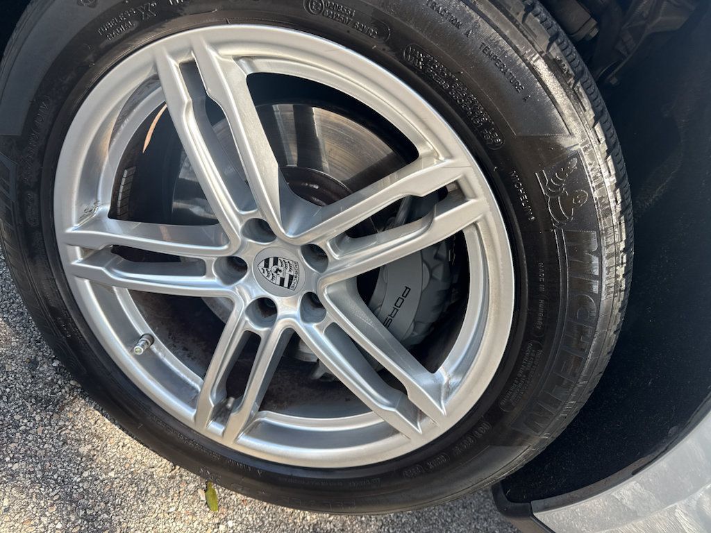 Used 2019 Porsche Macan S AWD/4WD image 3